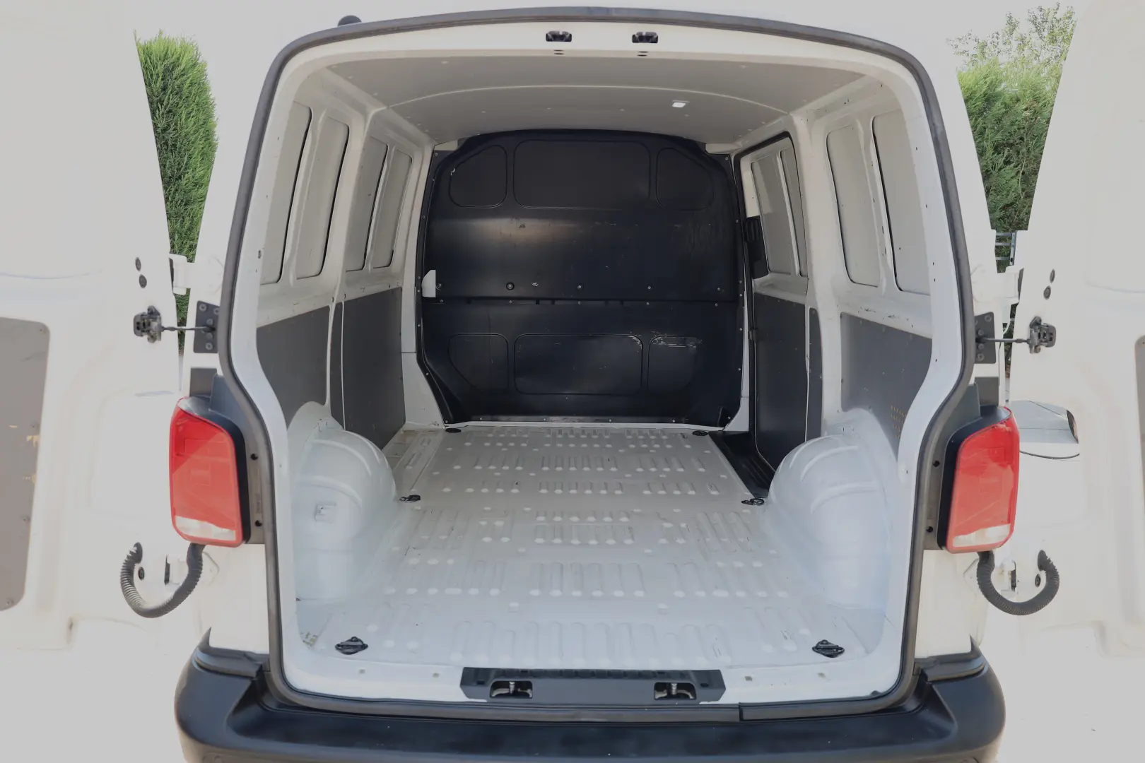 Volkswagen Transporter L1H1 2.0 110 CP
