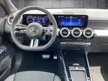 GLB 250 4M AMG+NIGHT+360°+DISTRO+PANO+AHK+SOUND