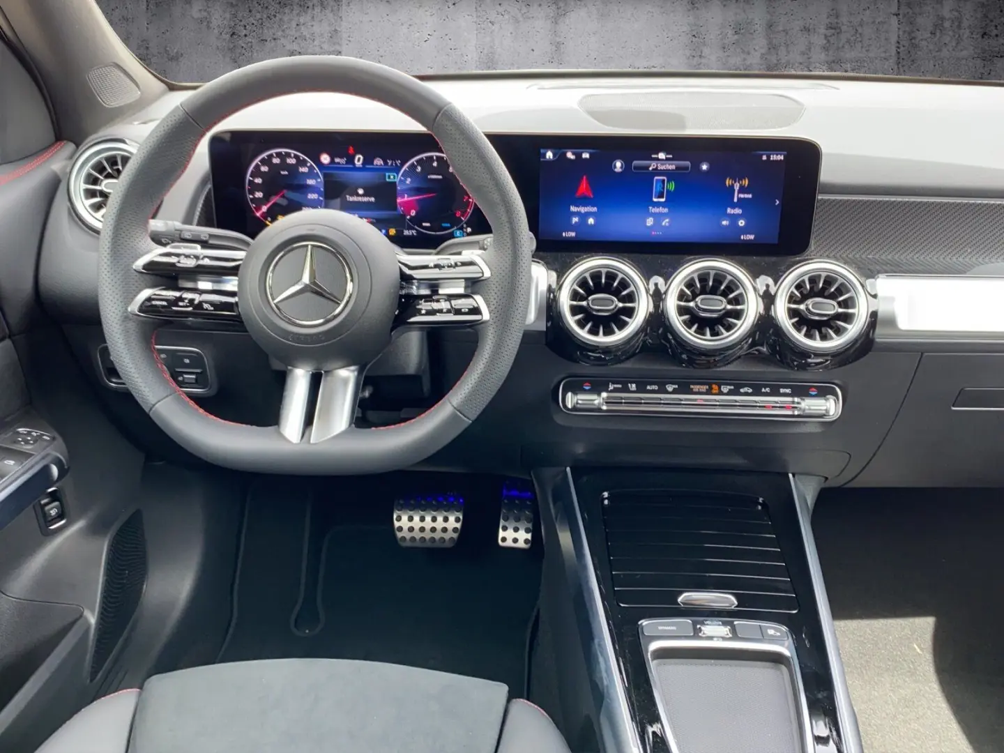 GLB 250 4M AMG+NIGHT+360°+DISTRO+PANO+AHK+SOUND
