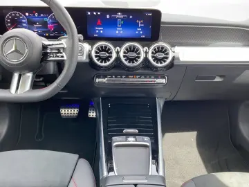 GLB 250 4M AMG+NIGHT+360°+DISTRO+PANO+AHK+SOUND