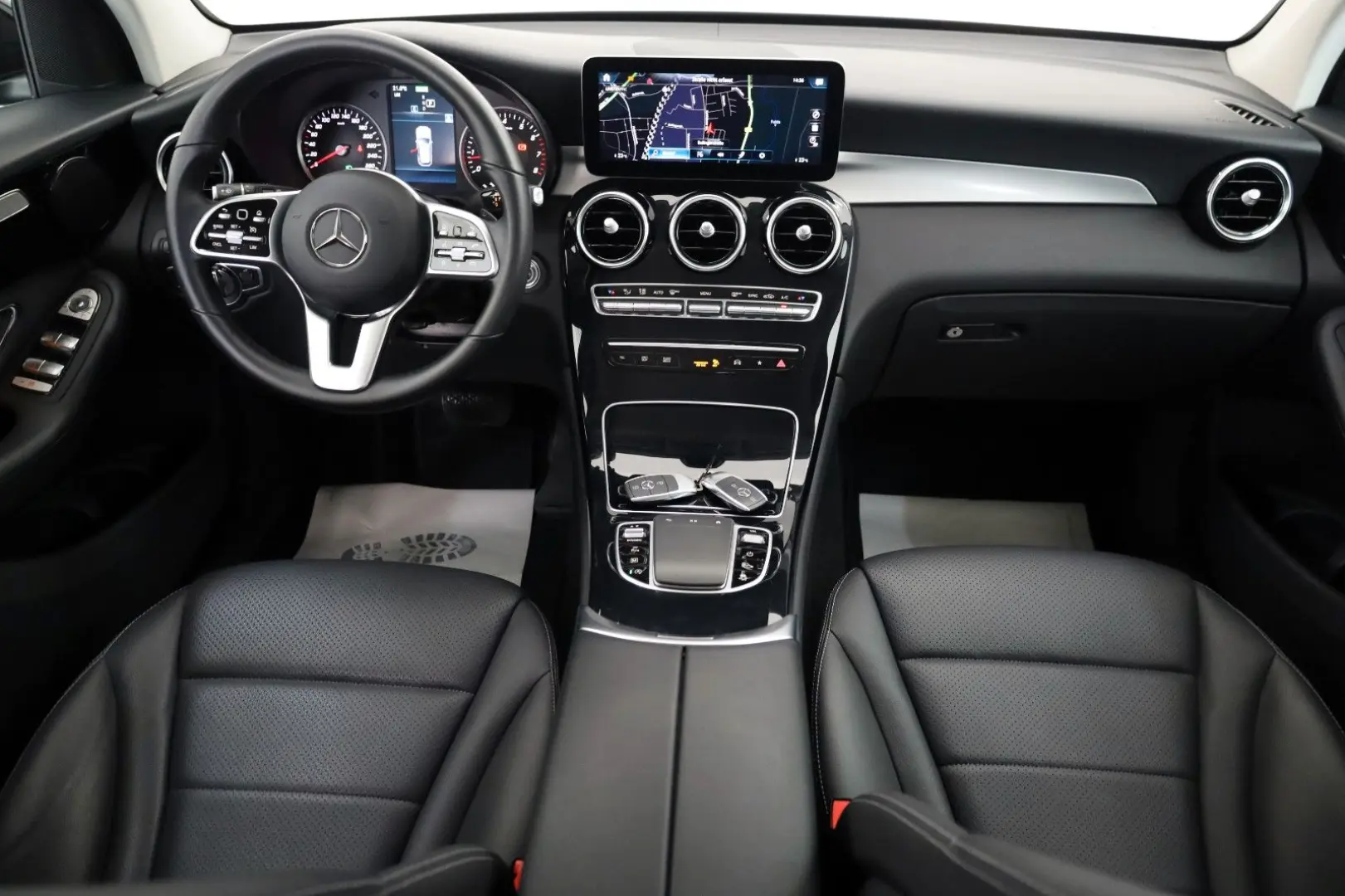 GLC 200 4M,Leder,Navi,LED,Kamera,AHK elek.,SR+WR