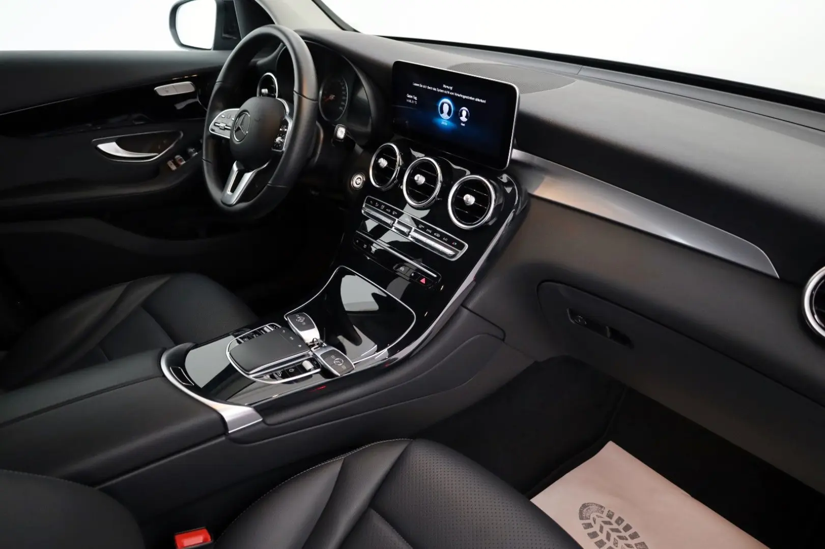 GLC 200 4M,Leder,Navi,LED,Kamera,AHK elek.,SR+WR
