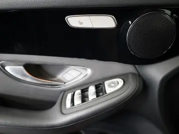 GLC 200 4M,Leder,Navi,LED,Kamera,AHK elek.,SR+WR