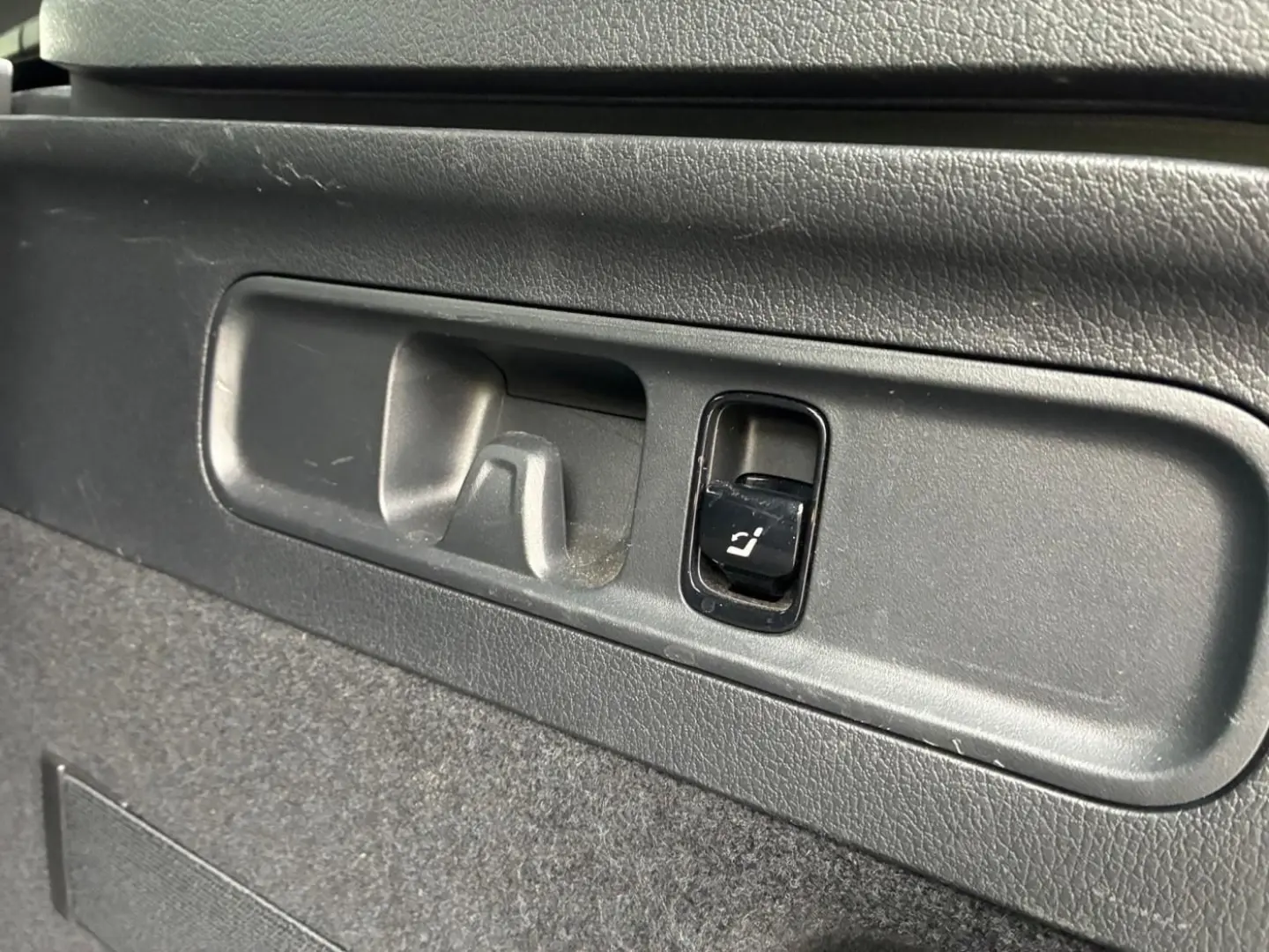 GLC 200 4MATIC AMD Pano*AHK*Memory-P*Easy-P*Ambi
