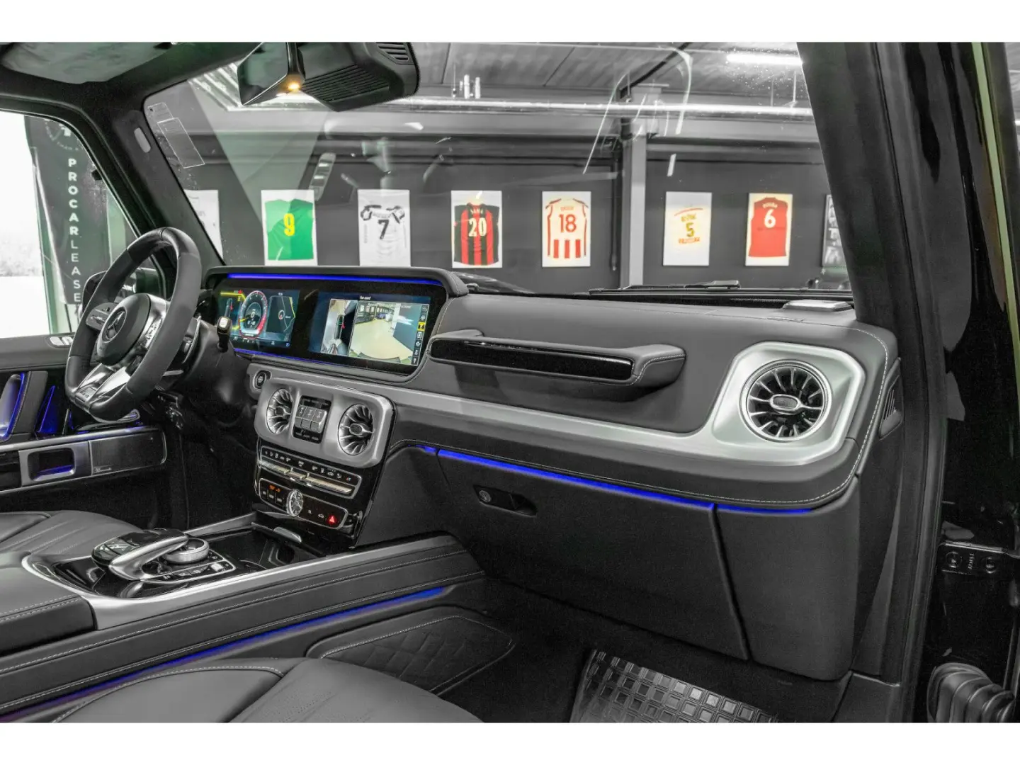 G 63 AMG G63 AMG MANUFAK/MILITARY COVER/STHZ/SUP
