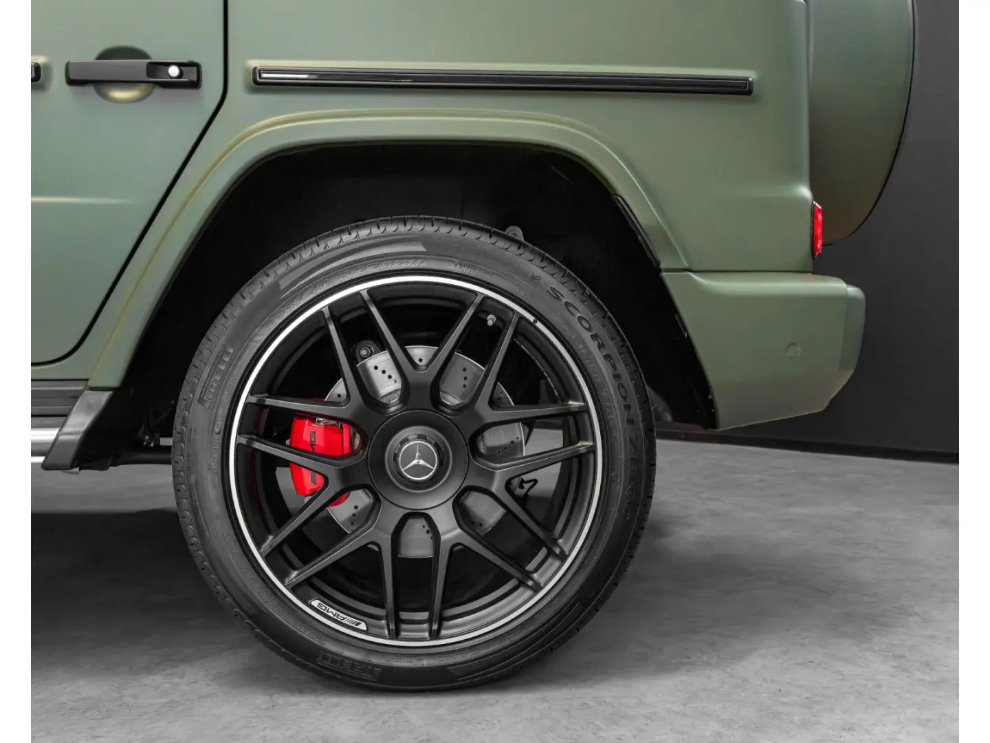 G 63 AMG G63 AMG MANUFAK/MILITARY COVER/STHZ/SUP