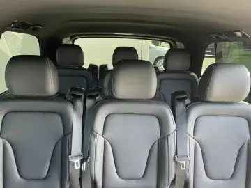Mercedes-Benz V 300 d AVANTGARDE 4Matic/8 Locuri