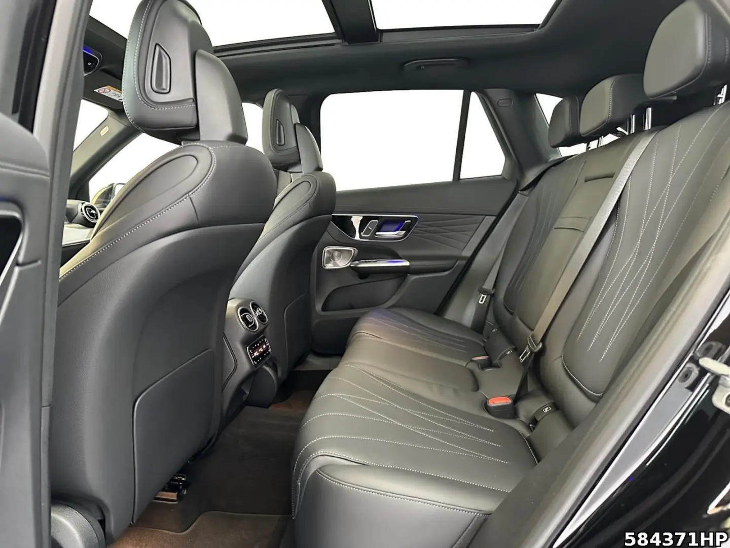 GLC 200 4M AMG Line Premium Plus  Night Panorama