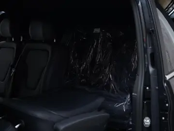 Mercedes-Benz V 300d Extra Lang 4M AMG 8 Locuri