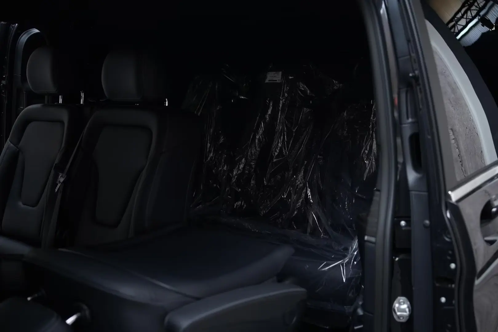 Mercedes-Benz V 300d Extra Lang 4M AMG 8 Locuri