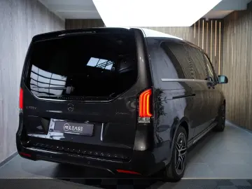 Mercedes-Benz V 300d Extra Lang 4M AMG 8 Locuri