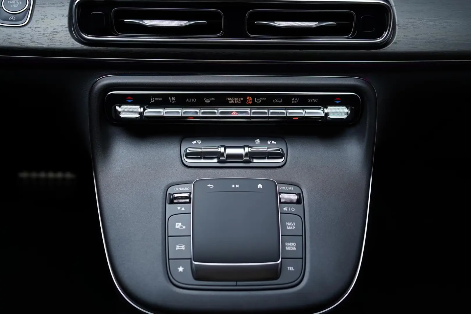 Mercedes-Benz V 300d Extra Lang 4M AMG 8 Locuri