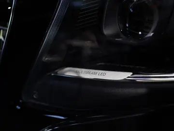 Mercedes-Benz V 300d Extra Lang 4M AMG 8 Locuri