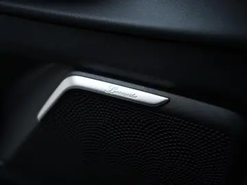 Mercedes-Benz V 300d Extra Lang 4M AMG 8 Locuri