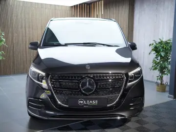 Mercedes-Benz V 300d Extra Lang 4M AMG 8 Locuri