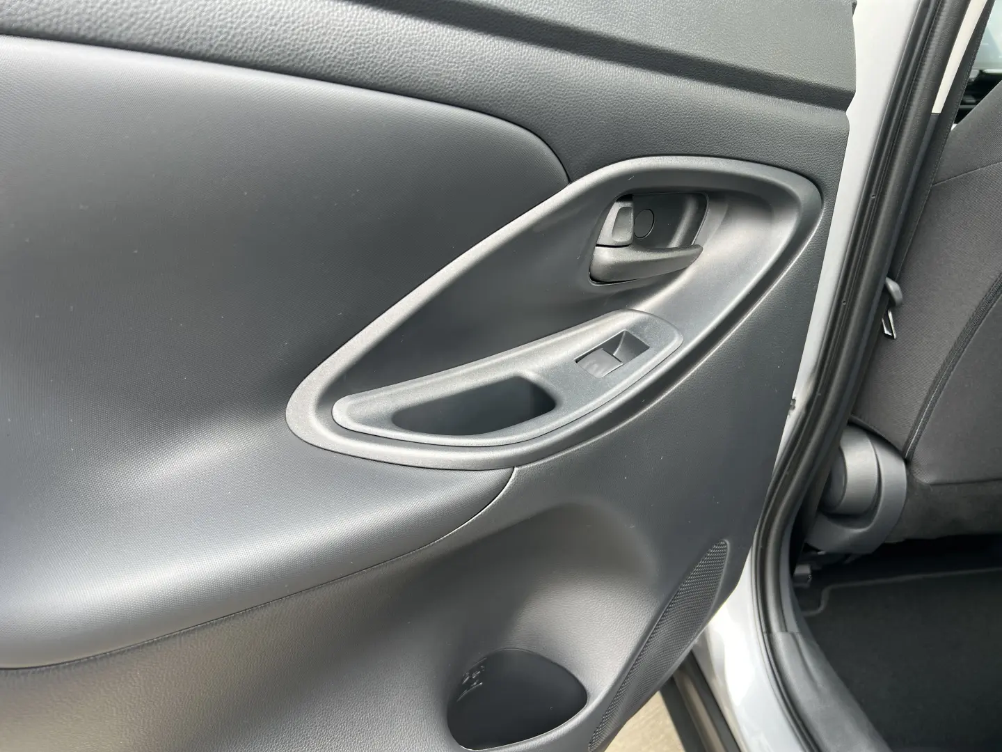 Toyota Hybrid 2025 | CVT | LED | Android Auto | 116 CP