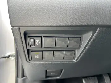 Toyota Hybrid 2025 | CVT | LED | Android Auto | 116 CP