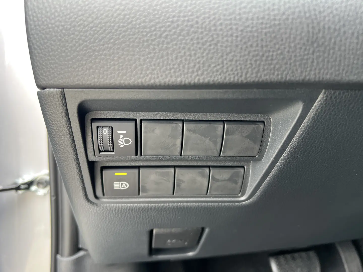Toyota Hybrid 2025 | CVT | LED | Android Auto | 116 CP