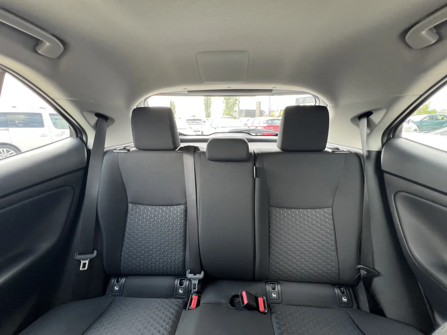 Toyota Hybrid 2025 | CVT | LED | Android Auto | 116 CP