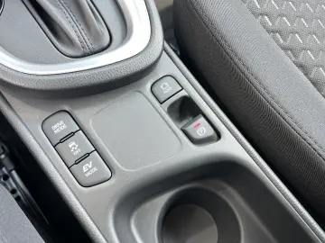 Toyota Hybrid 2025 | CVT | LED | Android Auto | 116 CP