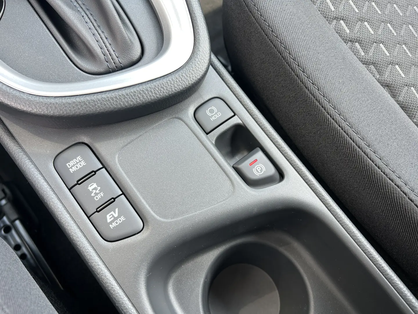 Toyota Hybrid 2025 | CVT | LED | Android Auto | 116 CP
