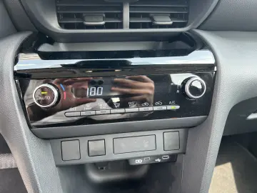 Toyota Hybrid 2025 | CVT | LED | Android Auto | 116 CP