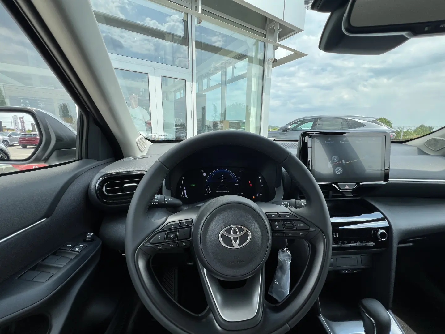 Toyota Hybrid 2025 | CVT | LED | Android Auto | 116 CP