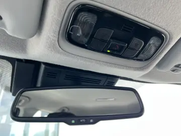 Toyota Hybrid 2025 | CVT | LED | Android Auto | 116 CP