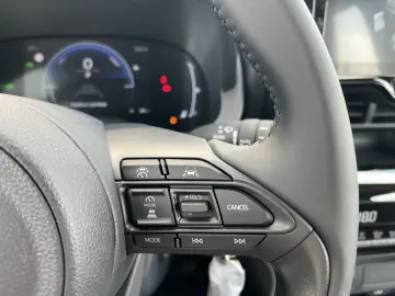 Toyota Hybrid 2025 | CVT | LED | Android Auto | 116 CP