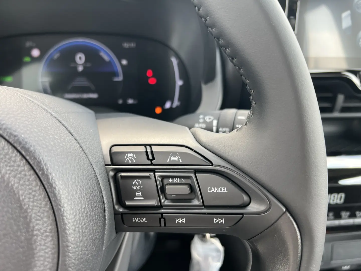 Toyota Hybrid 2025 | CVT | LED | Android Auto | 116 CP