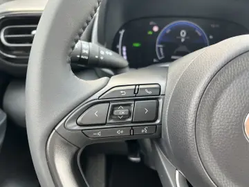 Toyota Hybrid 2025 | CVT | LED | Android Auto | 116 CP