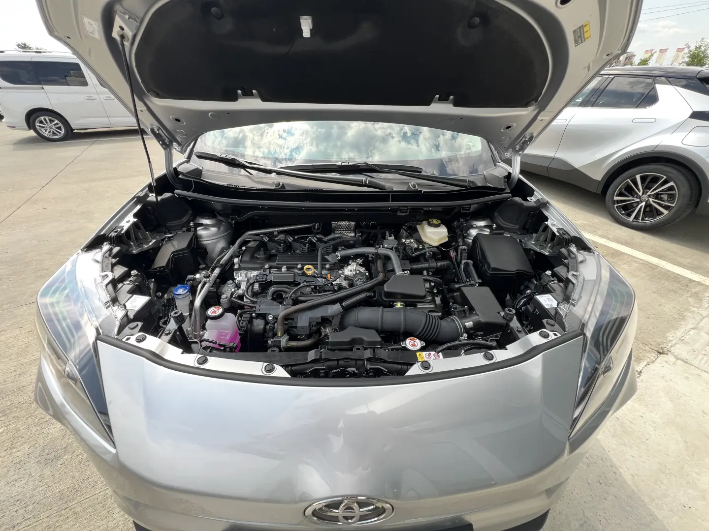 Toyota Hybrid 2025 | CVT | LED | Android Auto | 116 CP
