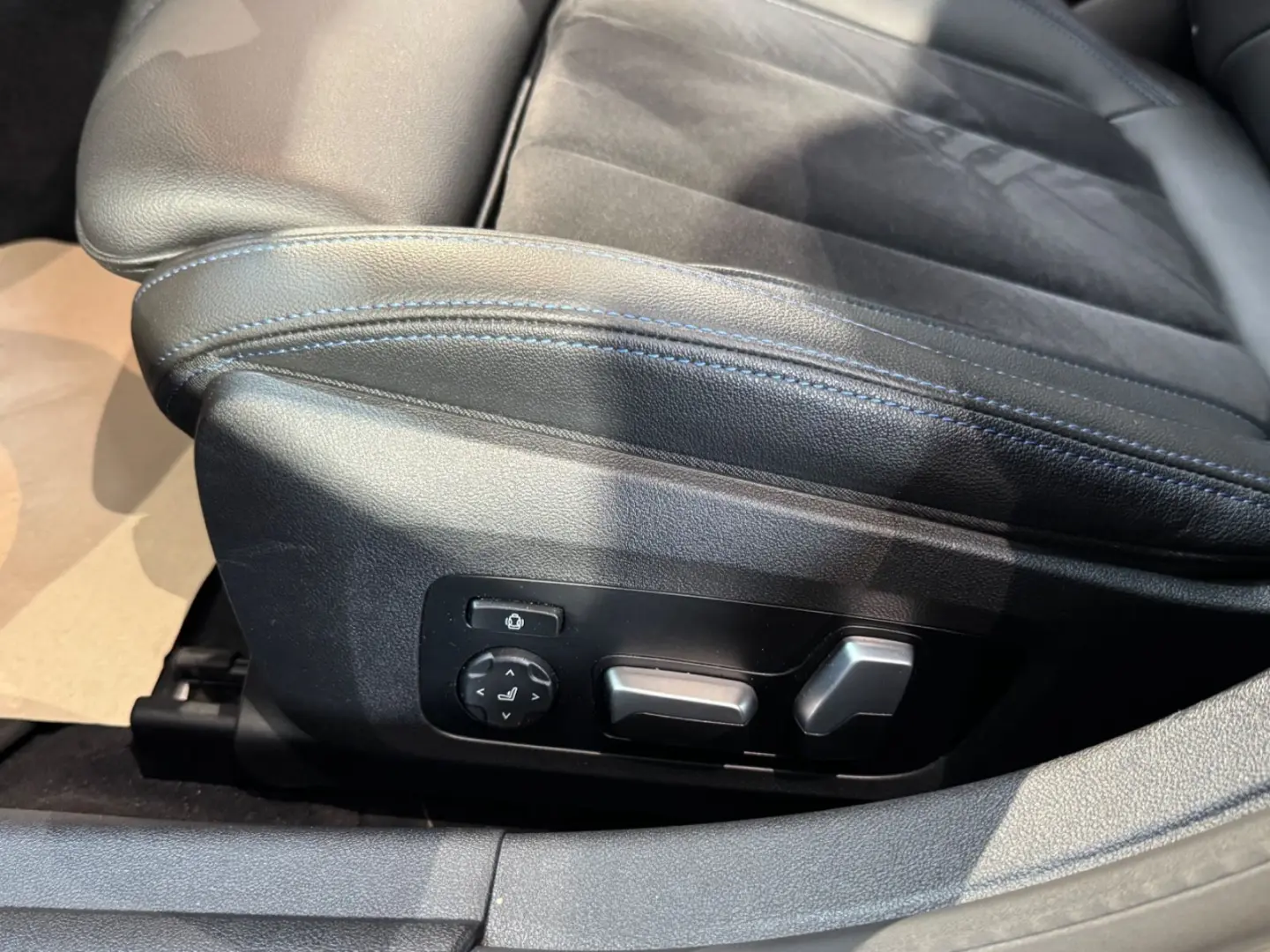 M440i Gran Coupe xDrive*PANO*LASER*HEAD&UP*MWST*
