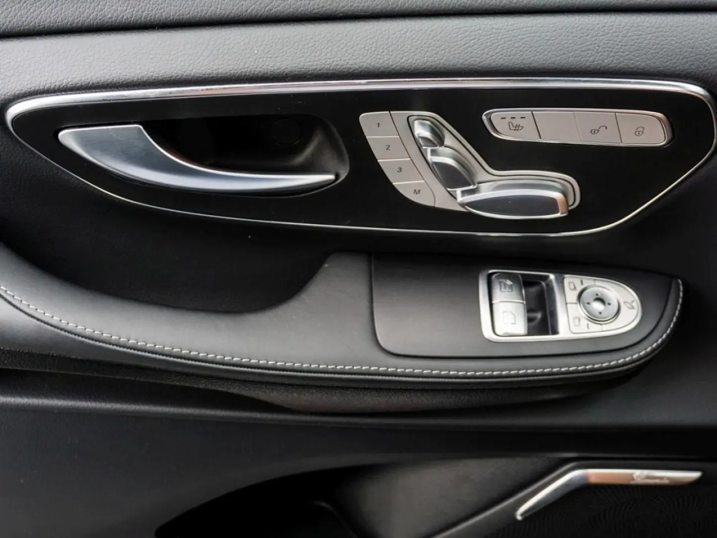 V 300 d 4M EXCLUSIVE Lang Navi Standhzg 360° AHK