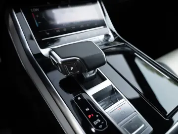 Q8 55 TFSI e quattro S-Line AHK HUD 360° LED SHZ