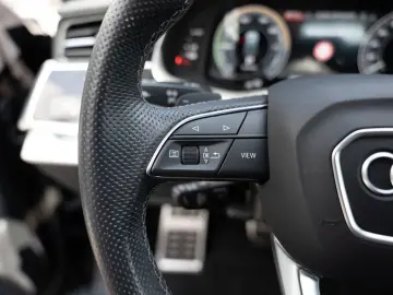 Q8 55 TFSI e quattro S-Line AHK HUD 360° LED SHZ