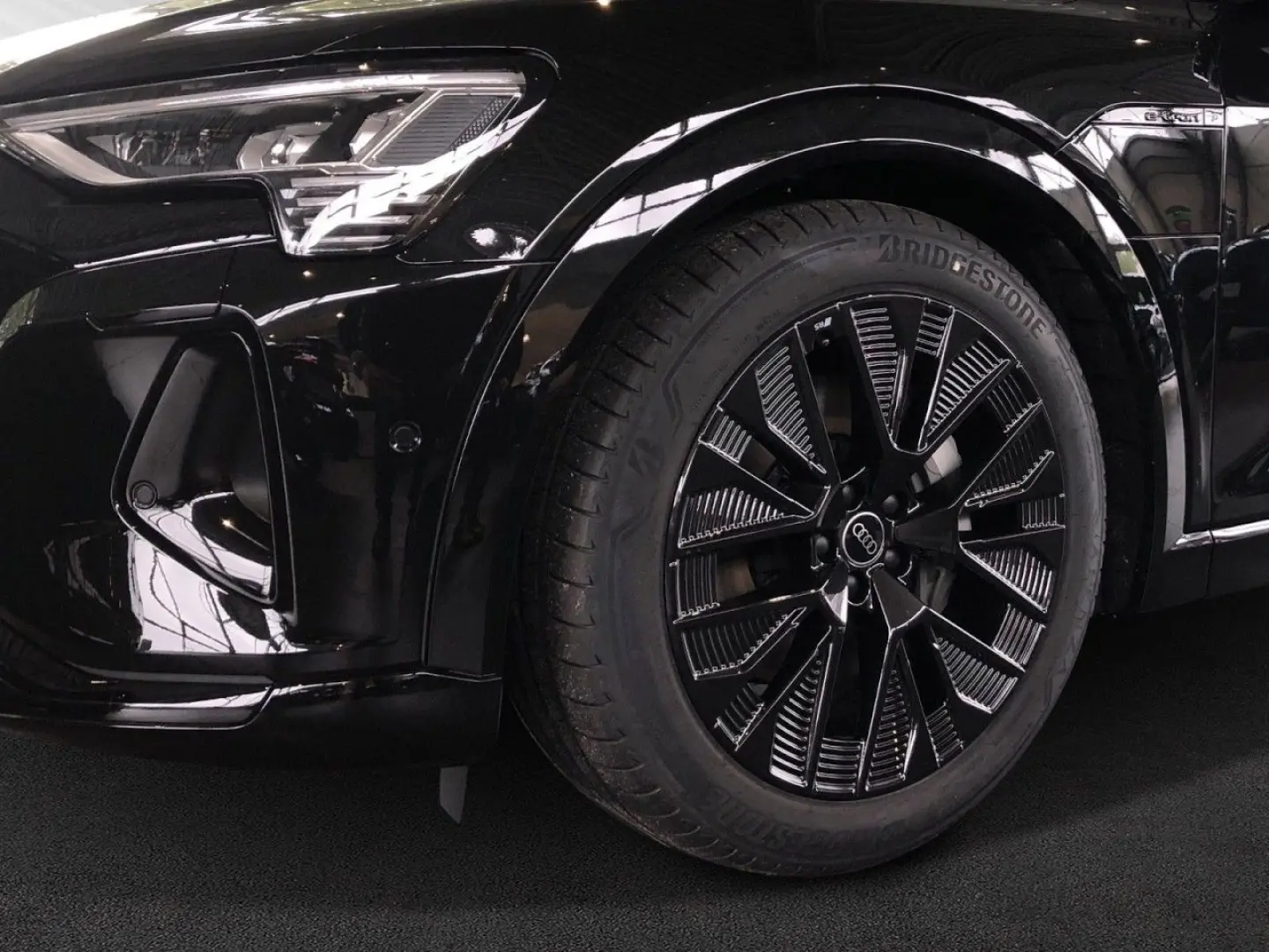 Q8 advanced 50 e-tron quattro S LINE+AHK+BANG&O.