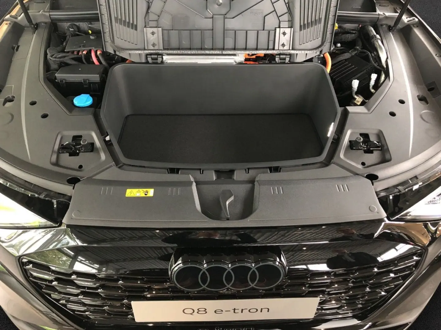 Q8 advanced 50 e-tron quattro S LINE+AHK+BANG&O.