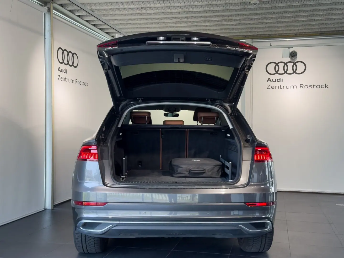 Q8 55 TFSI e QUATTRO+NAVI+HD MATRIX+AHK+LHZ+AIR