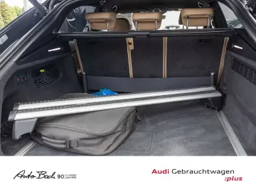 Q8 S line 55TFSI e qu Navi LED virtual HuD GRA A