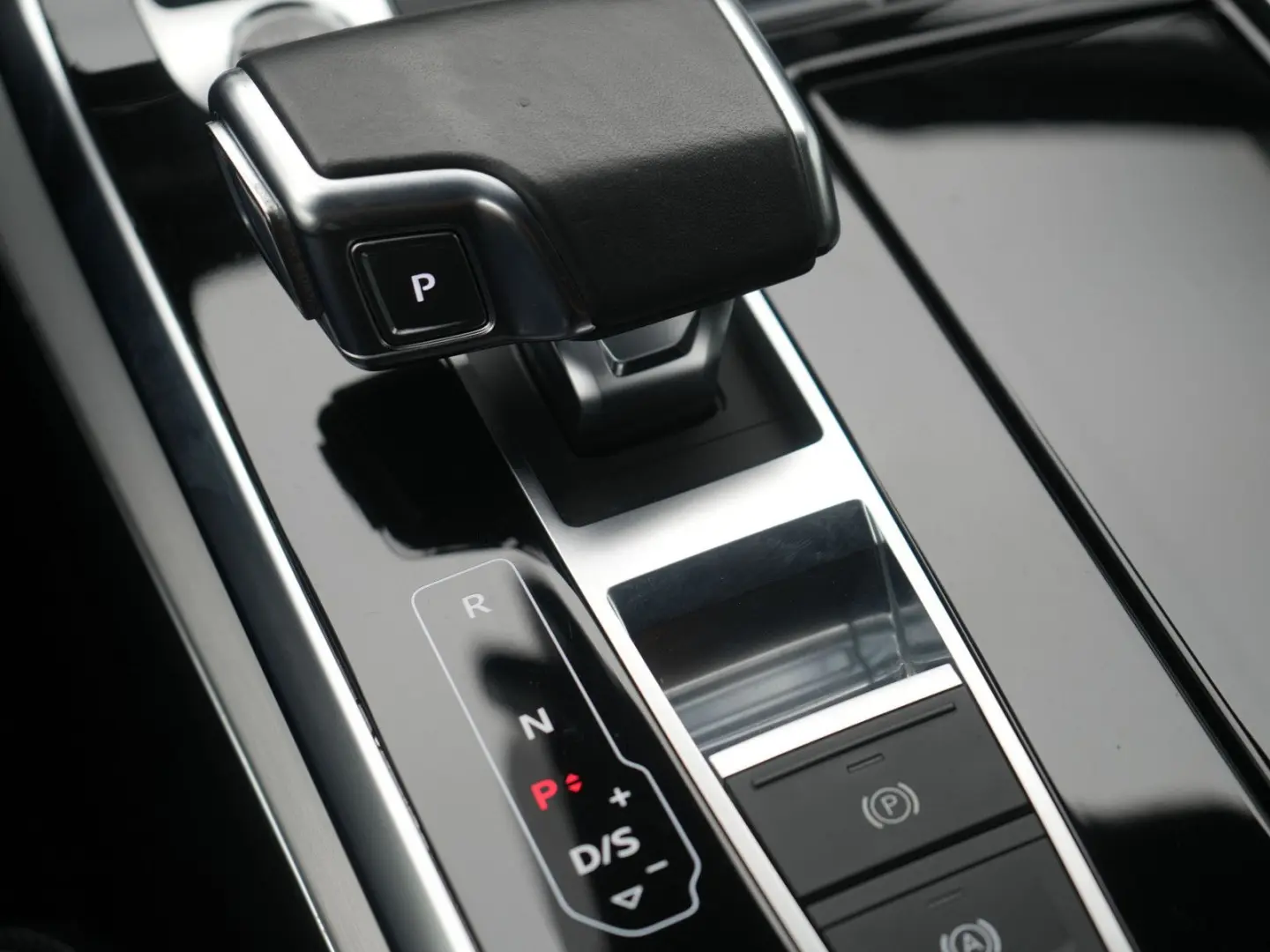 Q8 55 e quattro S line LED B&O LEDER SHZ NAVI
