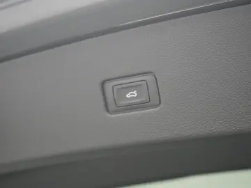 Q8 55 e quattro S line LED B&O LEDER SHZ NAVI