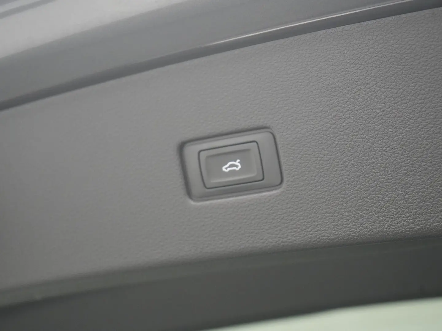 Q8 55 e quattro S line LED B&O LEDER SHZ NAVI