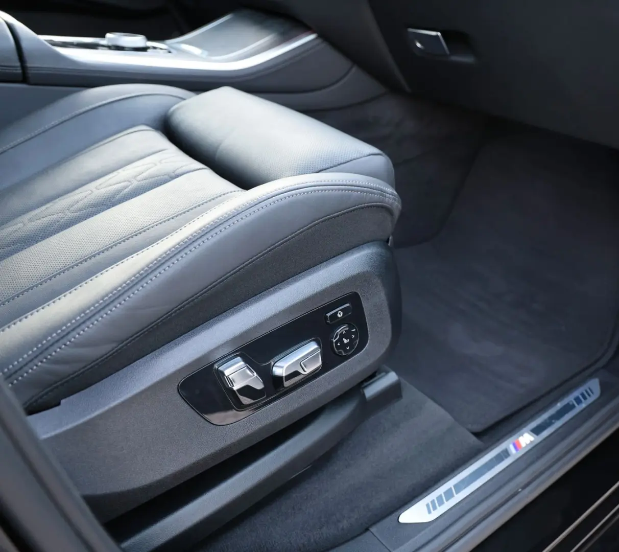 X5 30d xDrive M Sport Massage Komfort UVP: 118k