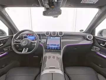 GLC 300 4M AMG+PANO+HUD+DIGITALL+AHK+MEMORY+360°