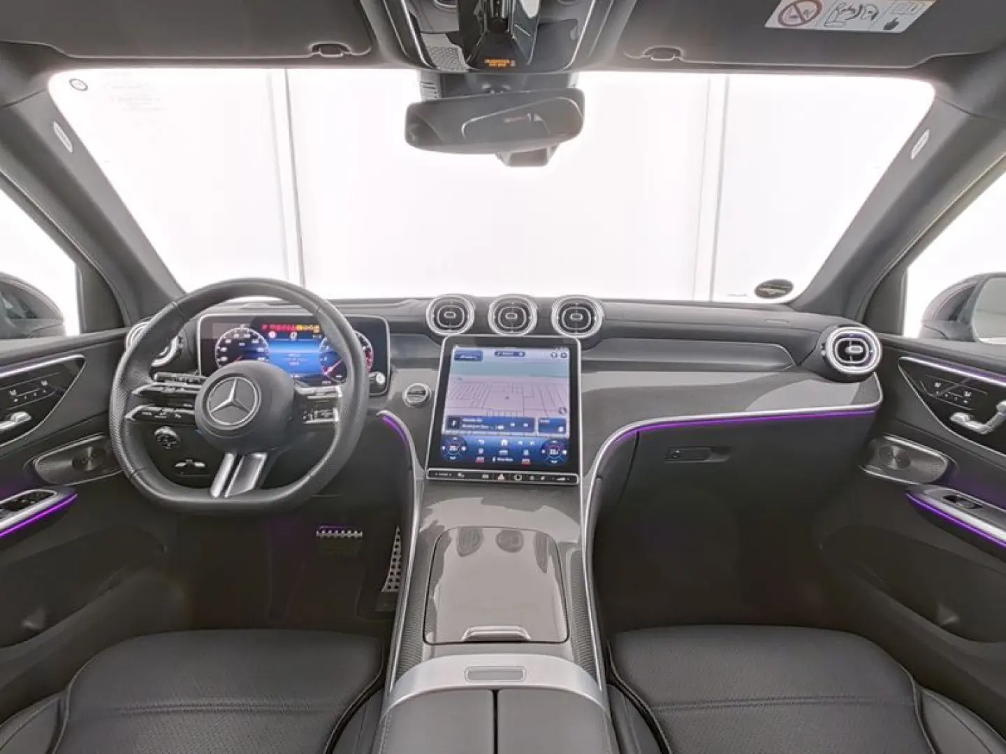GLC 300 4M AMG+PANO+HUD+DIGITALL+AHK+MEMORY+360°