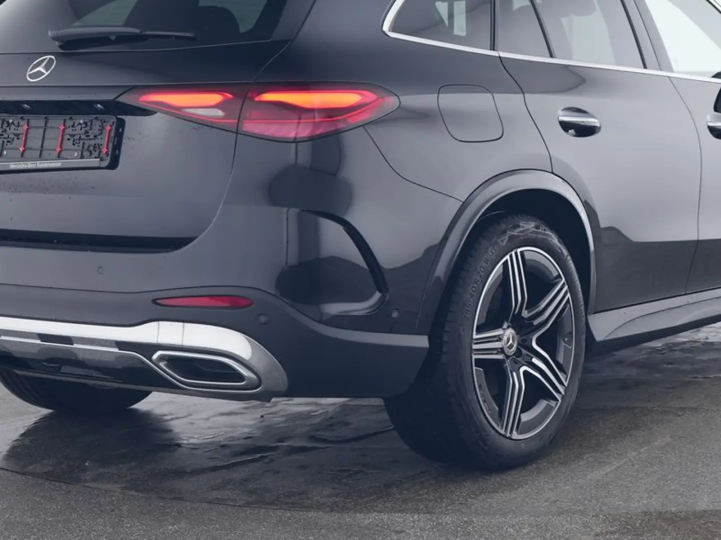 GLC 300 4M AMG+PANO+HUD+DIGITALL+AHK+MEMORY+360°