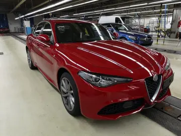 Giulia 2.0 Turbo TI Q4 AT8*Kamera*Assistenz-P*Bi