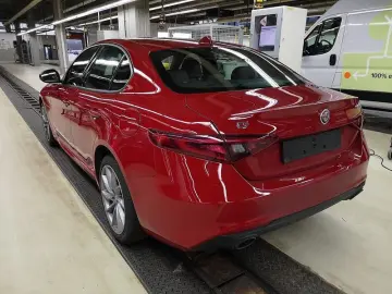 Giulia 2.0 Turbo TI Q4 AT8*Kamera*Assistenz-P*Bi