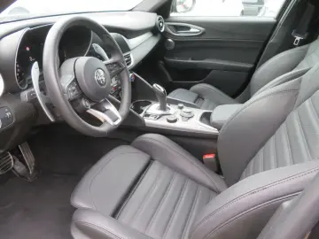 Giulia Veloce Q4 2.0 280PS 8AT *Premium-AudioPak